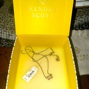 Kendra Scott necklace